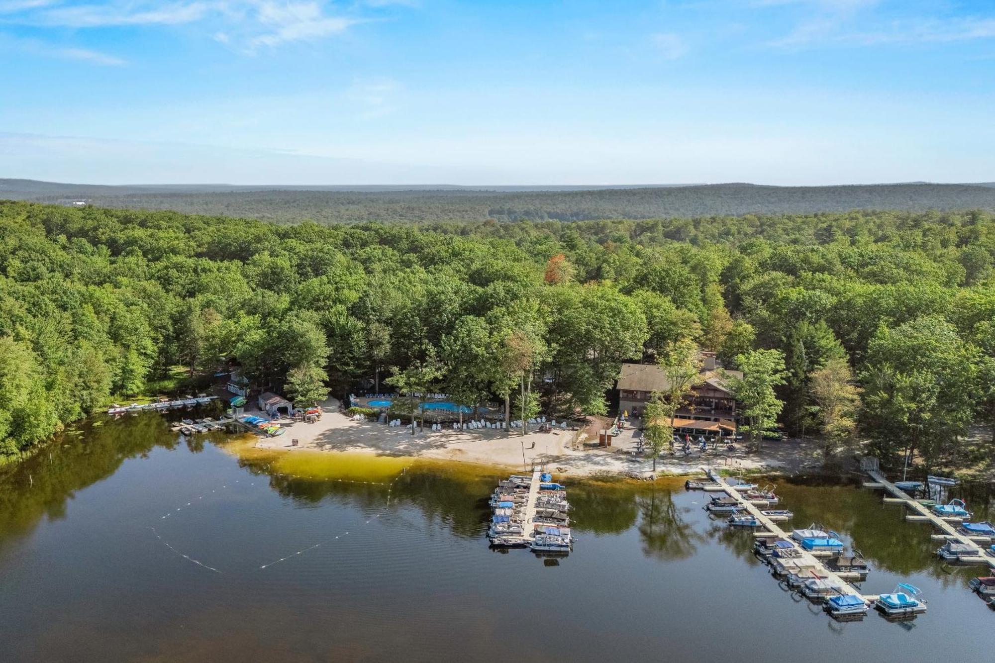 Highland Hideaway By Avantstay Group Poconos Retreat W Patio Game Lake Harmony